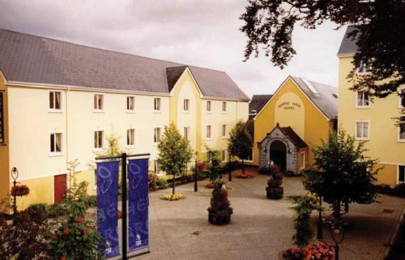 Temple Gate Hotel Енис Екстериор снимка