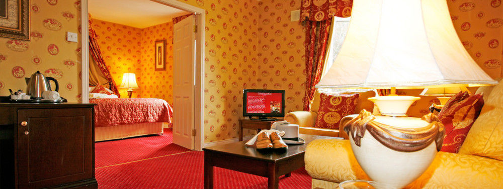 Temple Gate Hotel Енис Екстериор снимка