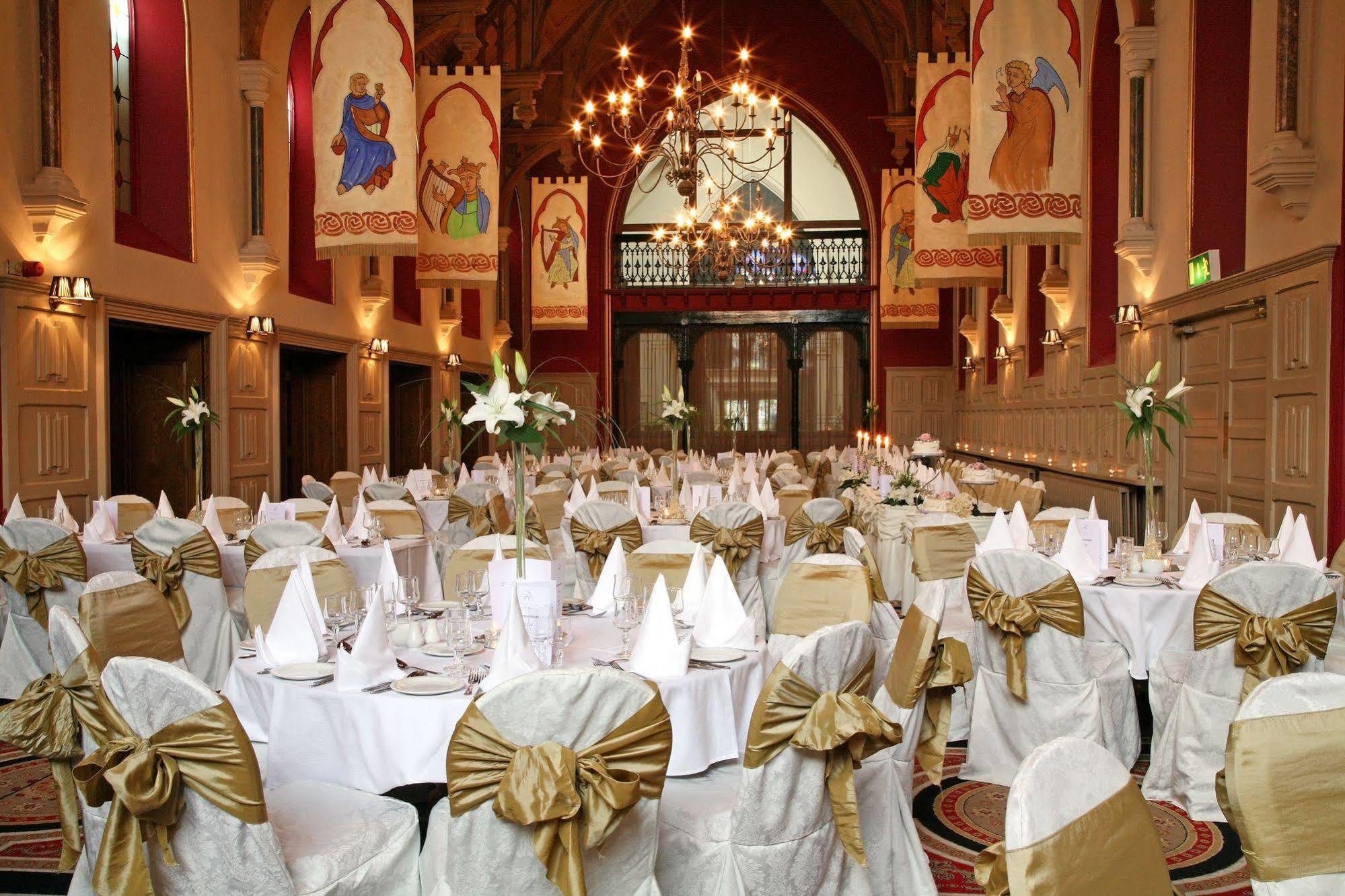 Temple Gate Hotel Енис Екстериор снимка