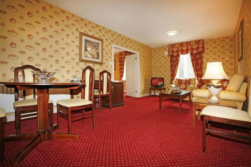 Temple Gate Hotel Енис Екстериор снимка