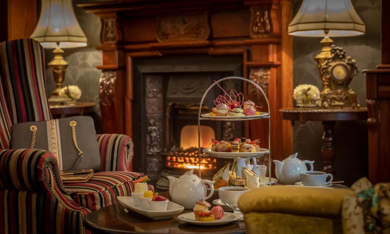 Temple Gate Hotel Енис Екстериор снимка